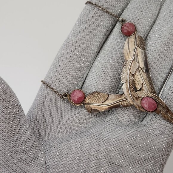 VINTAGE? DESIGNER'S STAMPED SILVER NECKLACE WITH PINK NATURAL CABOCHONS - Picture 7 of 9